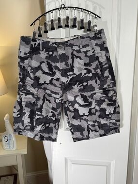 Levi's Gray and Black Camo Cargo Shorts 34W
